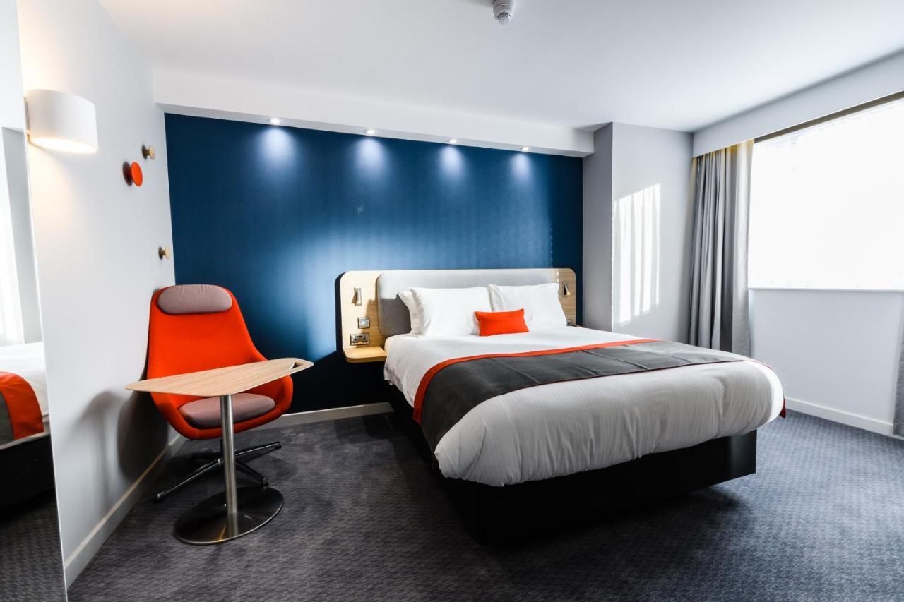 Holiday Inn Express - Wigan By Ihg Exterior photo
